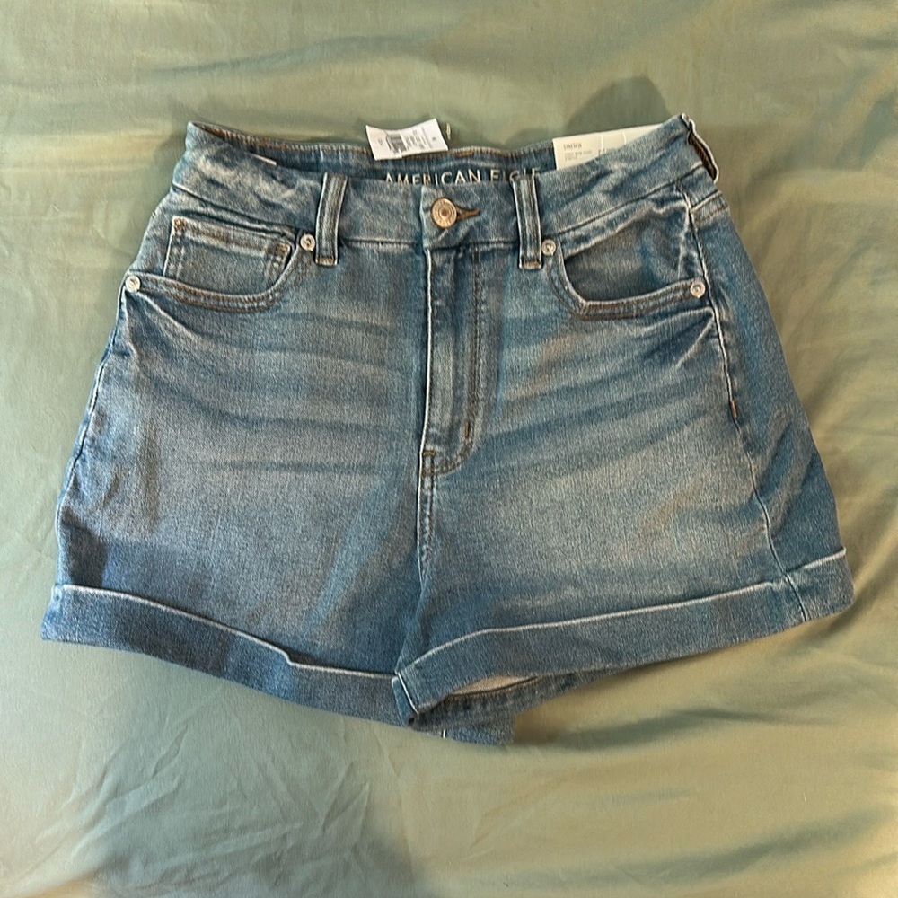 American Eagle Outfitters NWT Curvy Mom Shorts